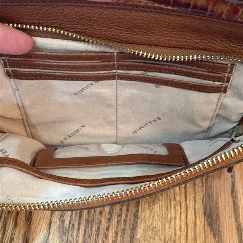 Brahmin brown pebbled leather 9.5x8 crossbody purse
